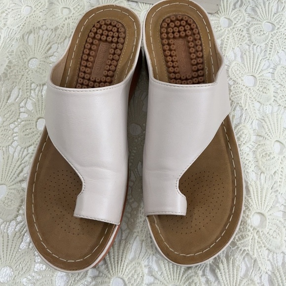 Reimferce orthopedic Stylish Women's Cream and Tan Sandals - Picture 2 of 6
